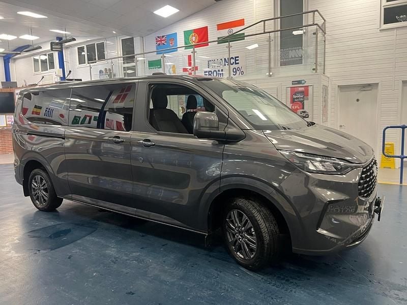 Used Ford Tourneo Custom Titanium 150 HP (110 kW) 2024 Grey Van