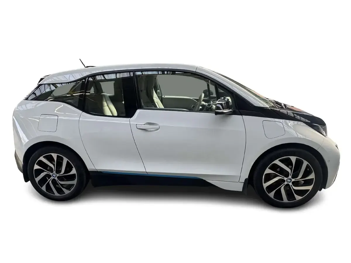 Used BMW i3 Luxury Line 170 HP (125 kW) 2015 White Hatchback