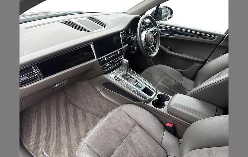 Used Porsche Macan S 348 HP (255 kW) 2019 Black SUV