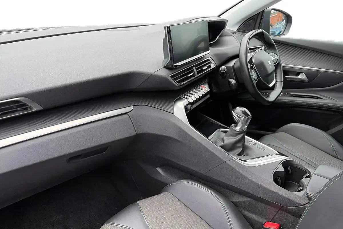 Used Peugeot 3008 Allure 131 HP (96 kW) 2022 Black SUV