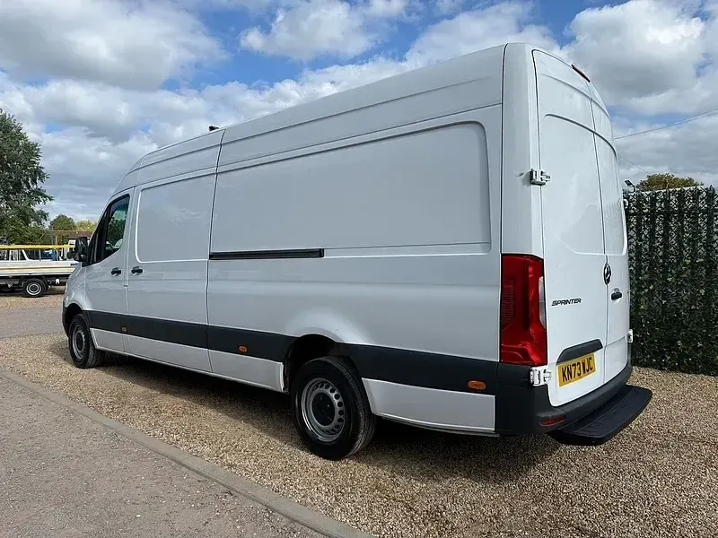 Used Mercedes Sprinter Progressive 150 HP (110 kW) 2023 White Van