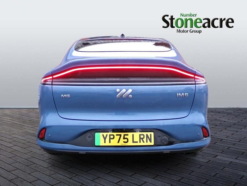 New MG IM6 553 kW (752 HP) 2025 Blue SUV