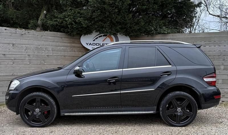 Used Mercedes ML320 2009 Black SUV