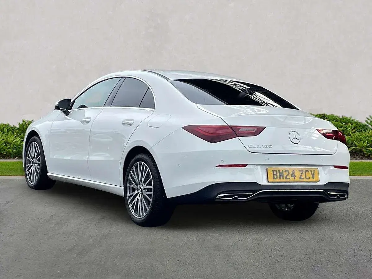 Gebraucht Mercedes CLA180 Executive 2024 Weiß Limousine