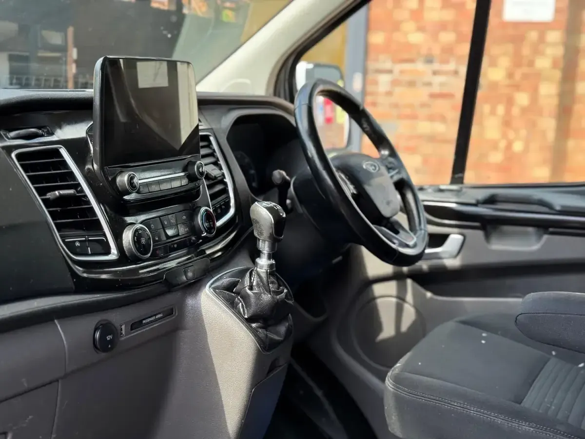 Used Ford Transit Custom Limited 170 HP (125 kW) 2021 Silver Van