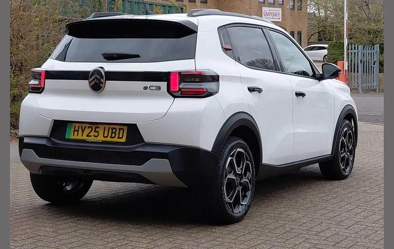 Used Citroën e-C3 83 kW (113 HP) 2025 White Hatchback