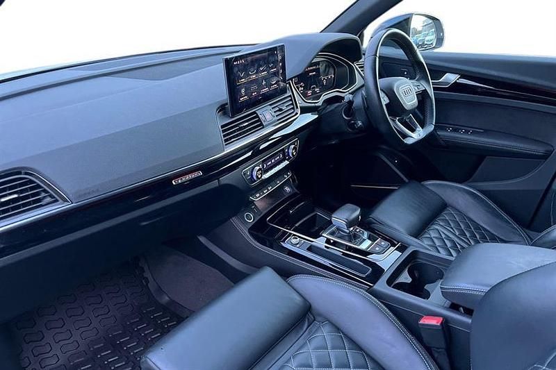 Used Audi Q5 Advanced 204 HP (150 kW) 2021 Glacier white SUV