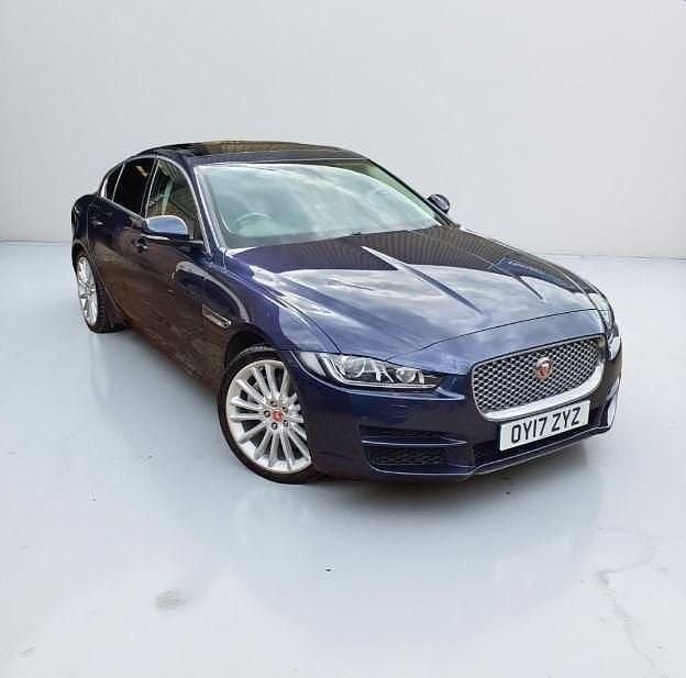 Used Jaguar XE Portfolio 180 HP (132 kW) 2017 Blue Sedan