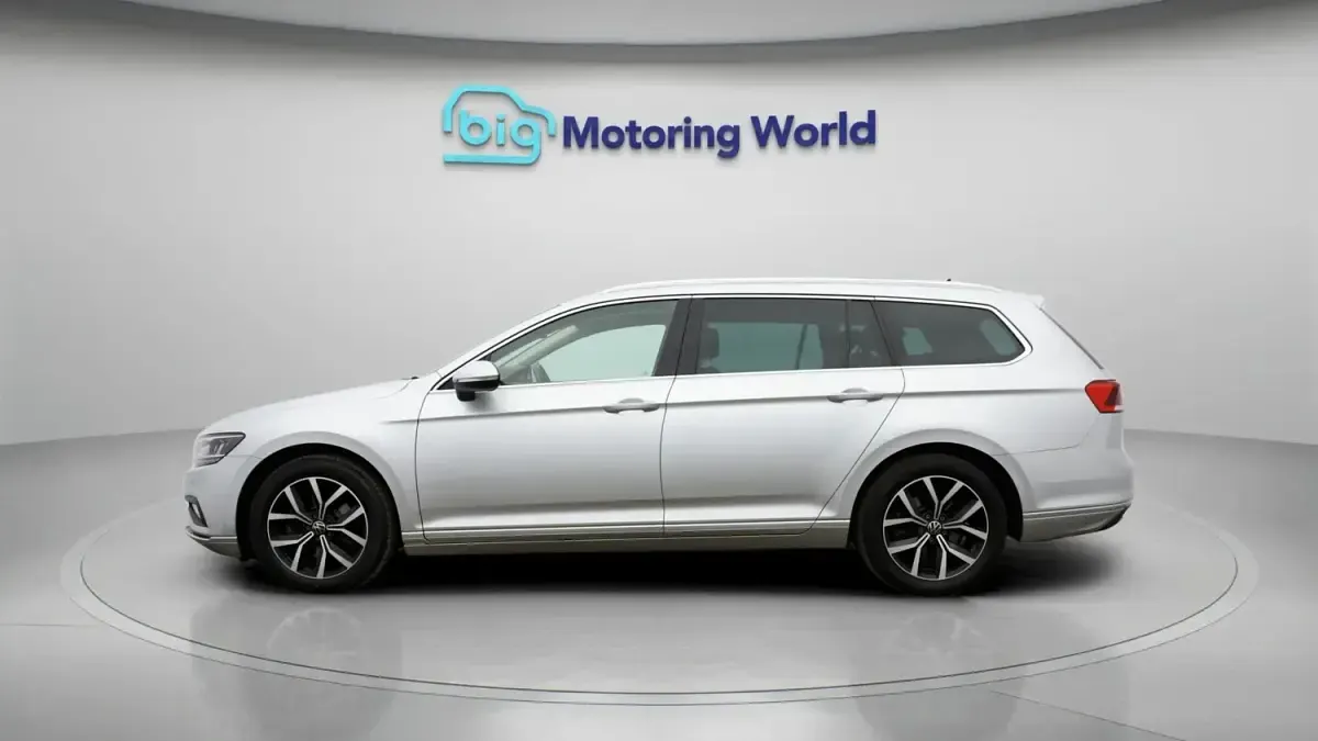 Usado VW Passat SEL 2021 Prateado Carrinha