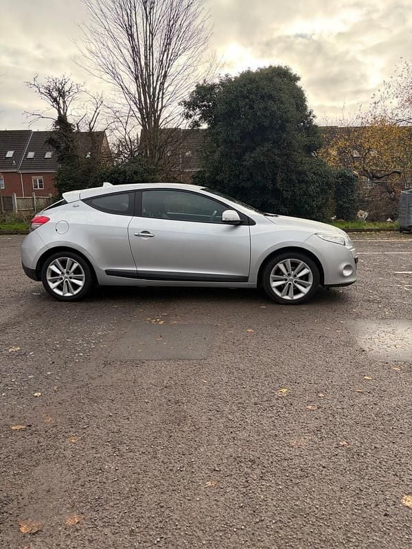 Silver Used 2011 Renault Mégane Coupé Coupe | £1,495 (Good price) - Image 1/4