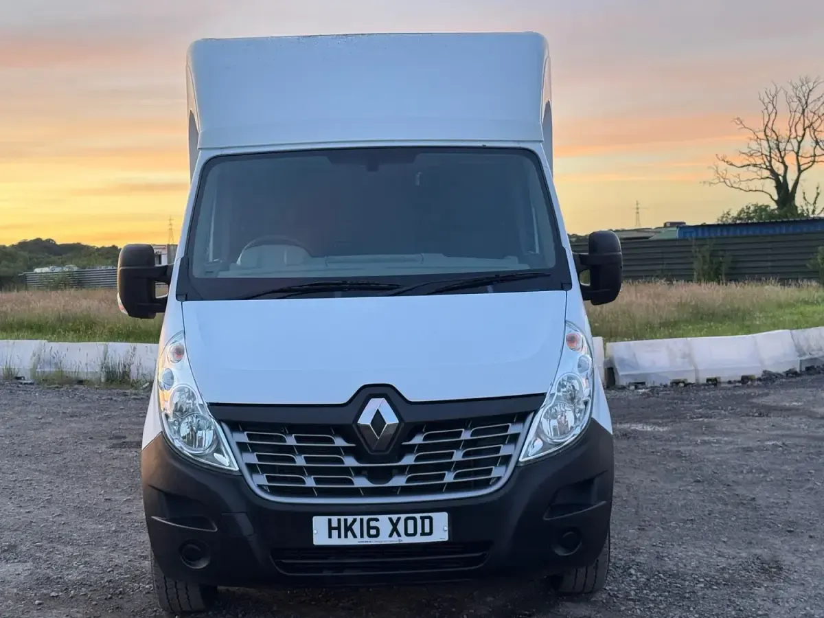 Used Renault Master Business 125 HP (91 kW) 2016 White Van