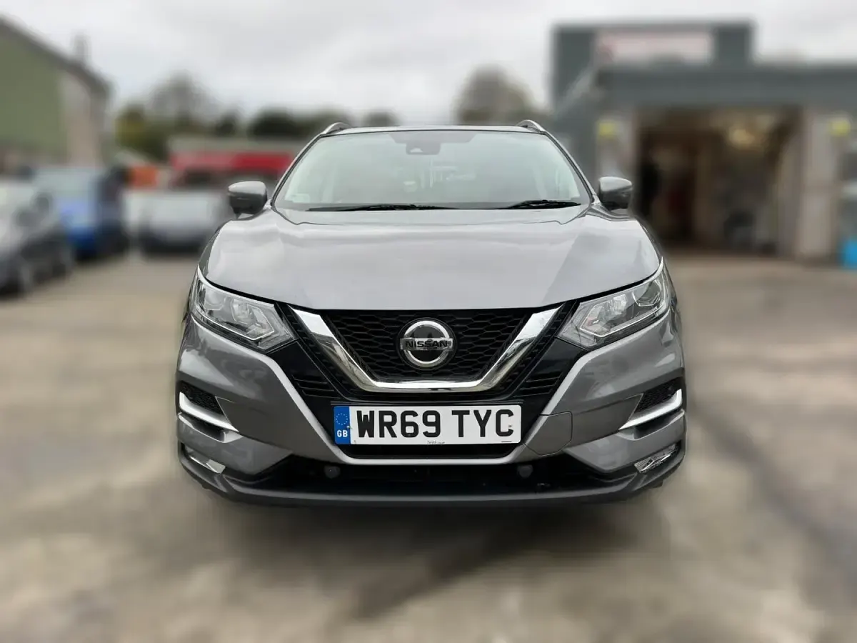 Used Nissan Qashqai N-Connecta 115 HP (84 kW) 2019 Grey SUV