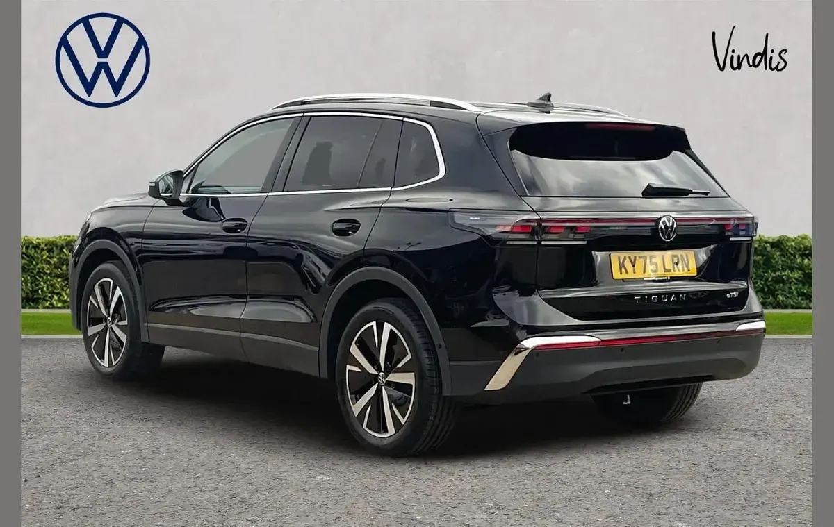 Used VW Tiguan Elegance 147 HP (108 kW) 2025 Black SUV