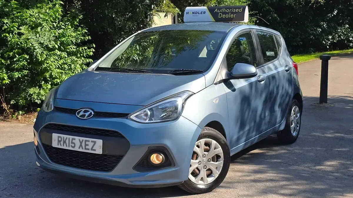 Used Hyundai i10 SE 87 HP (63 kW) 2015 Blue Hatchback
