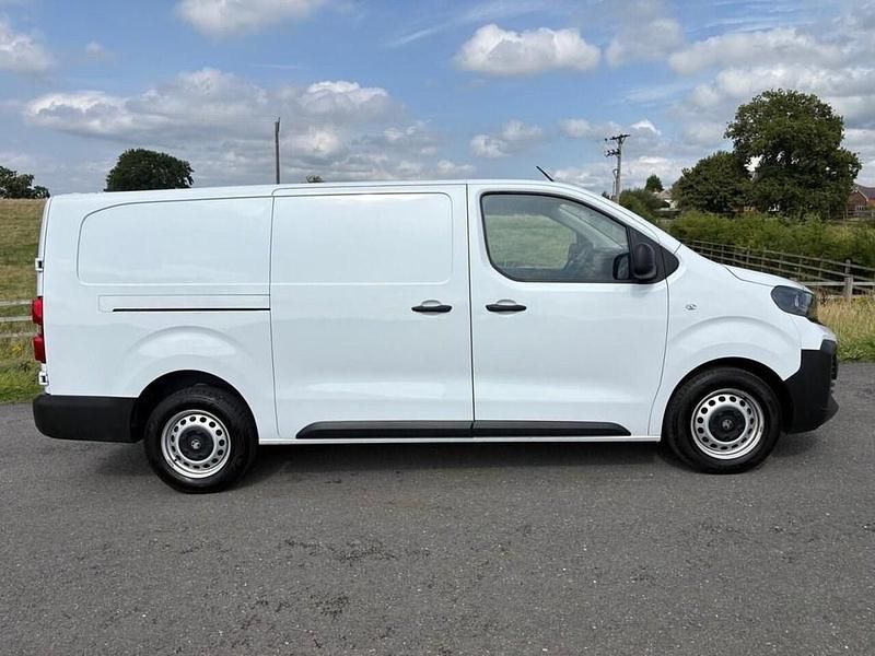 White Used 2024 Vauxhall Vivaro Van | £17,990 (Fair price) - Image 1/4