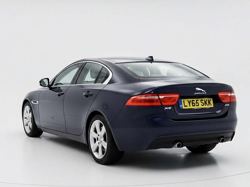 Used Jaguar XE Portfolio 240 HP (176 kW) 2015 Blue Sedan