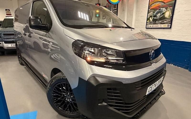 Używany Vauxhall Vivaro 120 KM (88 kW) 2026 Minivan