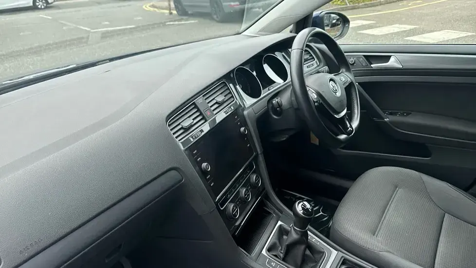 Second-hand VW Golf VIII Edition 130 CP (95 kW) 2020 Albastru