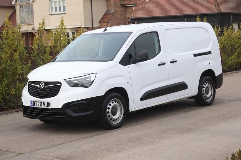 Used Vauxhall Combo 100 HP (73 kW) 2021 White Van