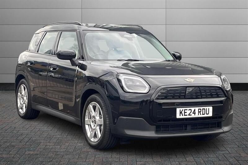 Midnight black ii Used 2024 Mini Countryman Classic SUV | £34,695 (Expensive) - Image 1/4