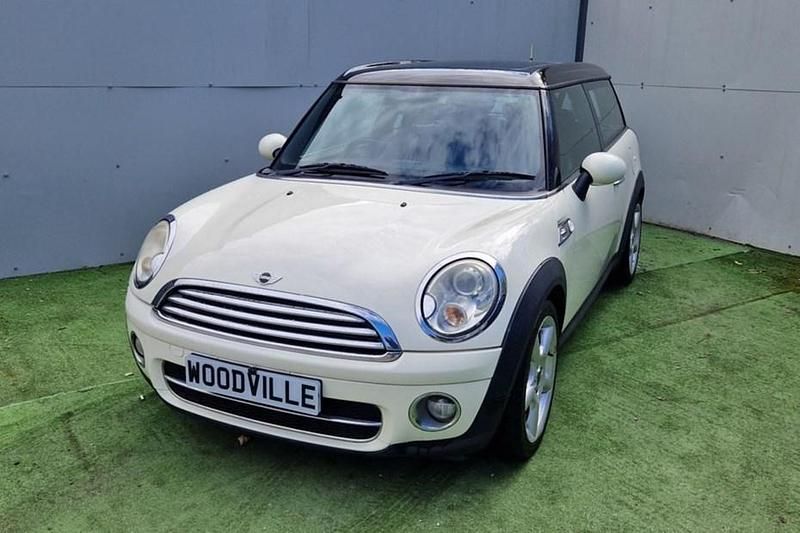 White Used 2007 Mini Cooper Clubman Estate | £2,495 (Fair price) - Image 1/1