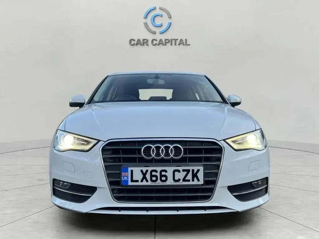 Begagnad Audi A3 Sportback 2016 Vit Halvkombi
