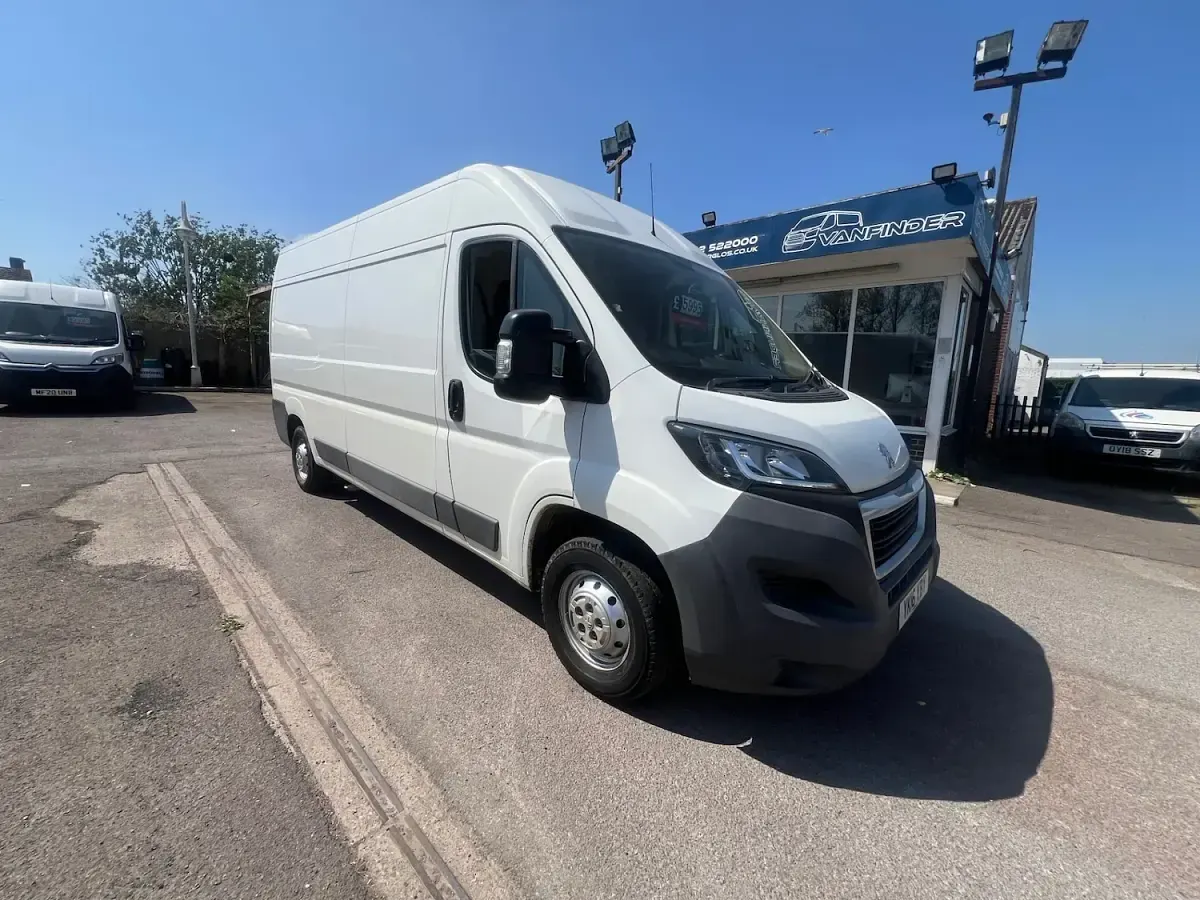 Used Peugeot Boxer 130 HP (95 kW) 2016 White Van
