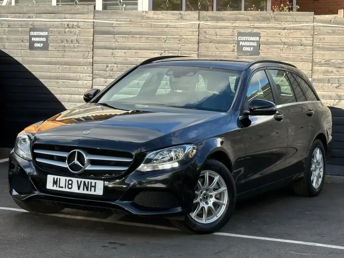Used Mercedes C200 SE 181 HP (133 kW) 2018 Black Estate