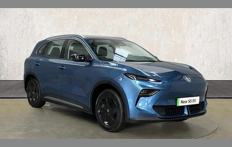 Blue New 2025 MG MG5 EV SE Estate | £23,298 (Good price) - Image 1/4