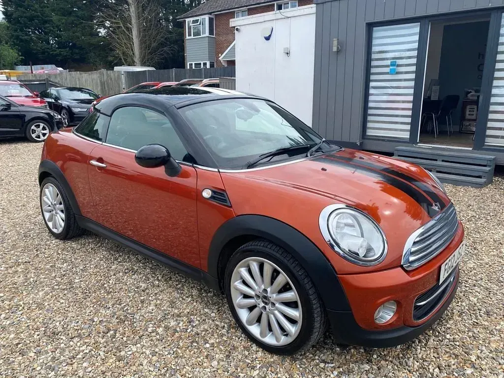 Used Mini Cooper Coupé 122 HP (89 kW) 2012 Orange Coupe