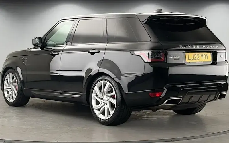 Käytetty Land Rover Range Rover Sport Dynamic 404 HP (297 kW) 2021 Musta Katumaasturi
