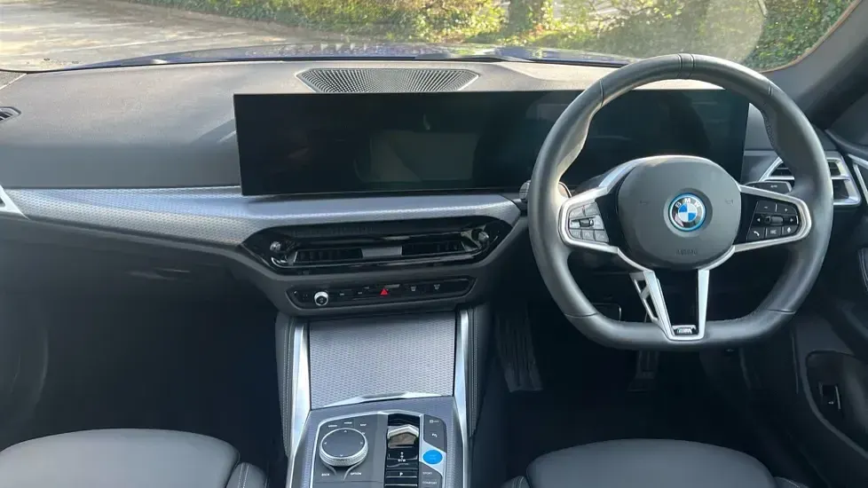 Usado BMW i4 M Sport 250 kW (340 CV) 2025 Azul Berlina