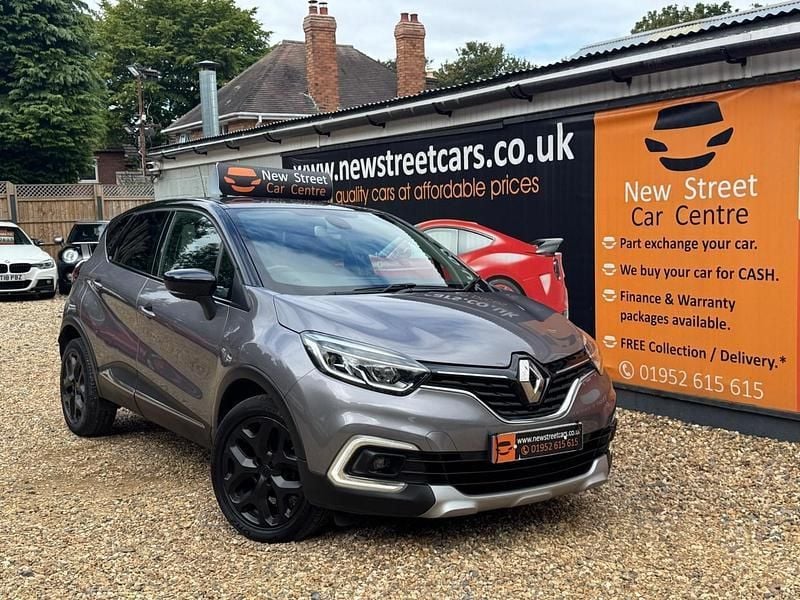 Grey/black Used 2017 Renault Captur Dynamique SUV | £8,284 (Fair price) - Image 1/3