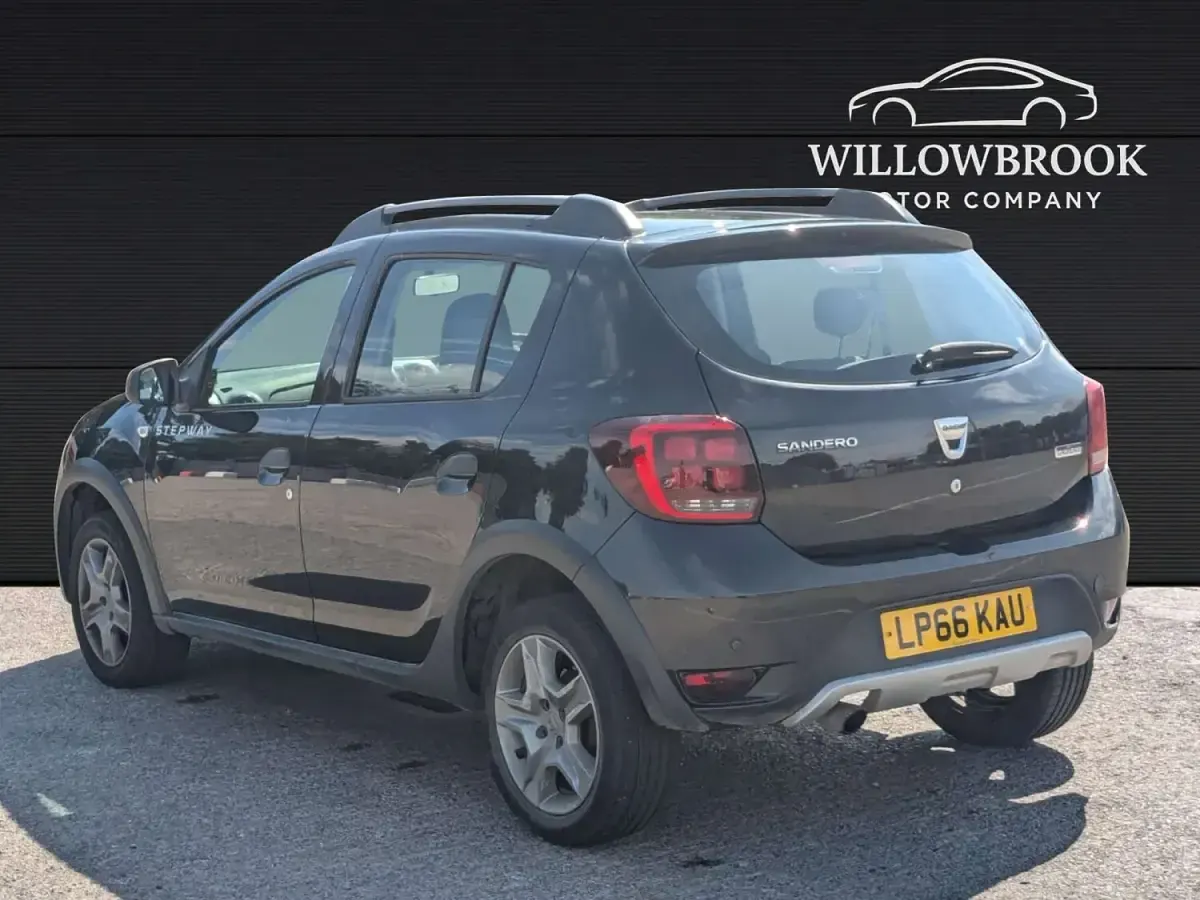 Used Dacia Sandero Lauréate 90 HP (66 kW) 2017 Black Hatchback