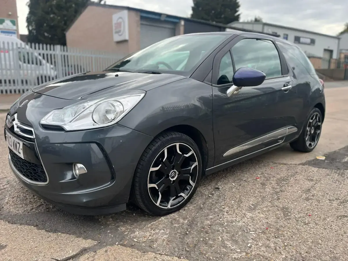 Usado Citroën DS3 2013 Cinzento Citadino