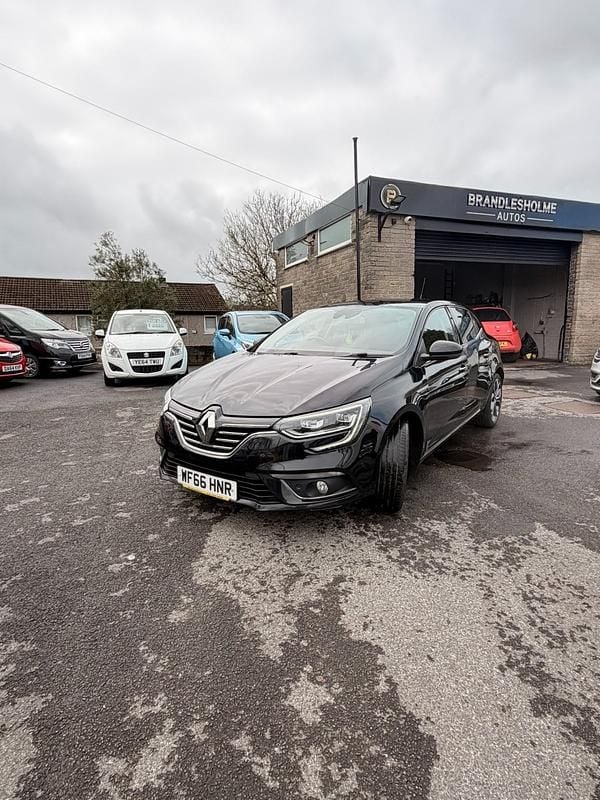 Used Renault Mégane IV Signature 130 HP (95 kW) 2016 Black Hatchback
