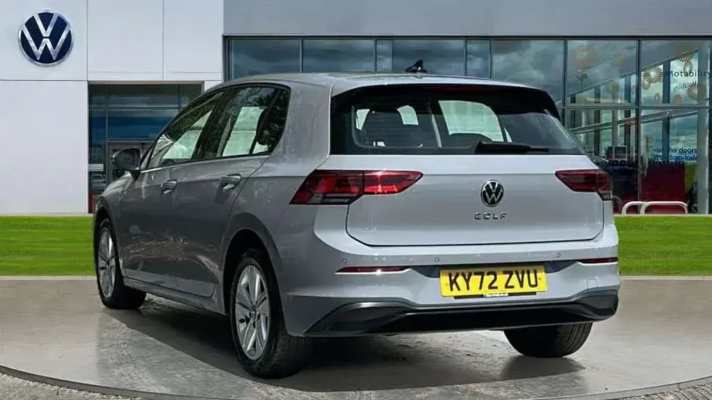 Used VW Golf VIII Life 150 HP (110 kW) 2022 Moonstone grey  Hatchback