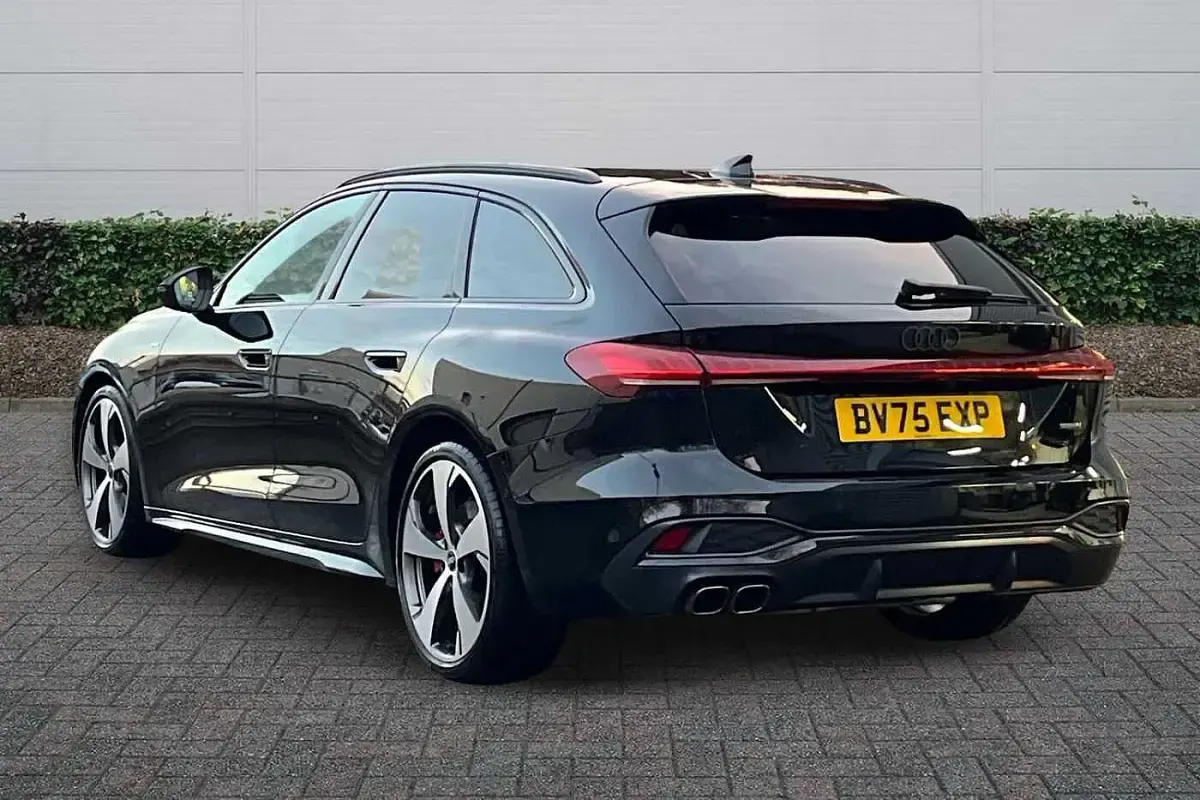 Used Audi A5 Comfort 204 HP (150 kW) 2025 Mythos black, metallic Estate