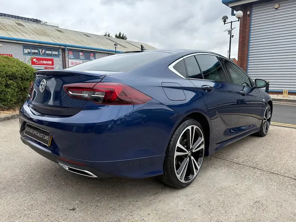 Used Vauxhall Insignia SRi 172 HP (126 kW) 2021 Blue Hatchback