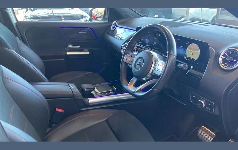 Usado Mercedes GLA200 Executive 161 HP (118 kW) 2023 Prateado SUV