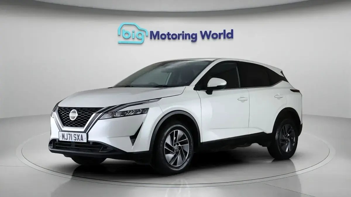 Used Nissan Qashqai Acenta Premium 2021 White SUV