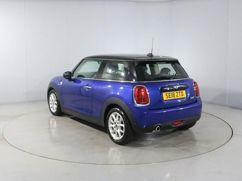 Used Mini Cooper Hatch 134 HP (98 kW) 2018 Blue Hatchback