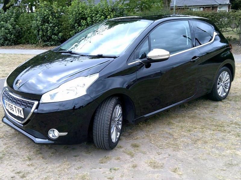 Used Peugeot 208 Allure 2016 Black Hatchback
