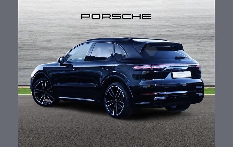 Used Porsche Cayenne Platinum Edition 456 HP (335 kW) 2022 Black SUV