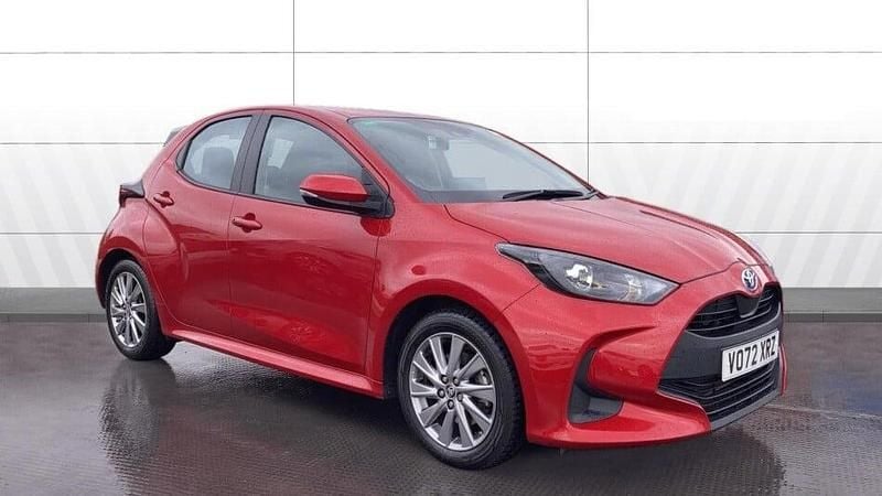 Red Used 2022 Toyota Yaris Hybrid Hatchback | £14,234 (Good price) - Image 1/3