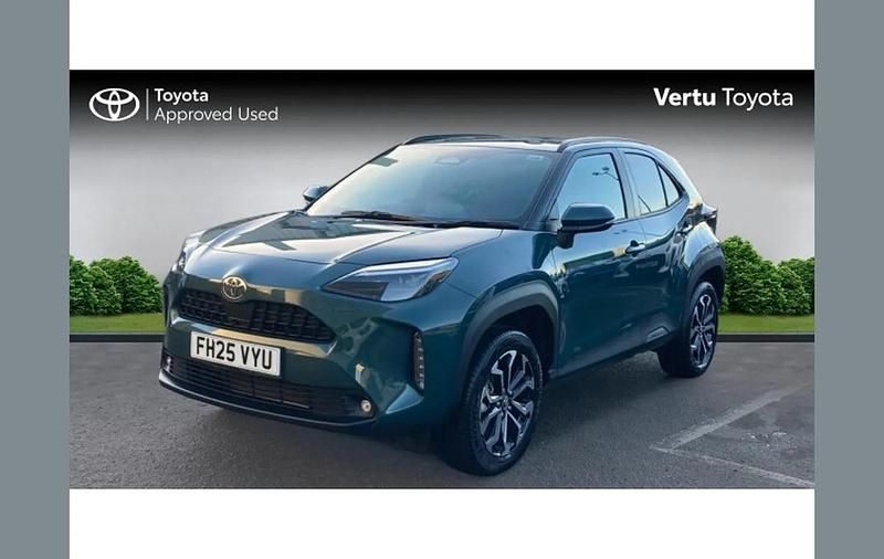 Used Toyota Yaris Cross Design 113 HP (83 kW) 2025 Green SUV