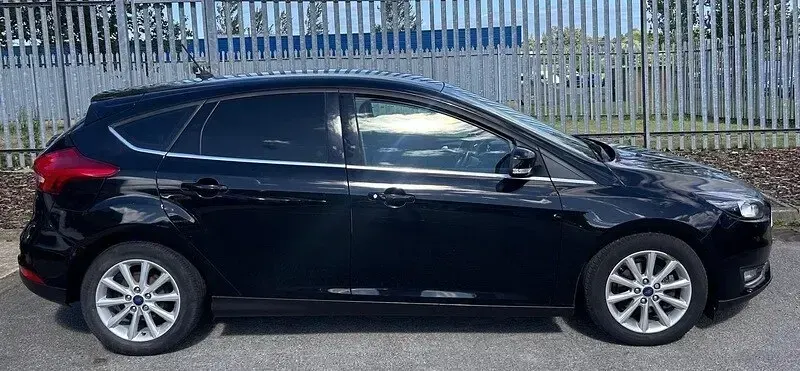 Used Ford Focus Titanium 120 HP (88 kW) 2017 Black Hatchback