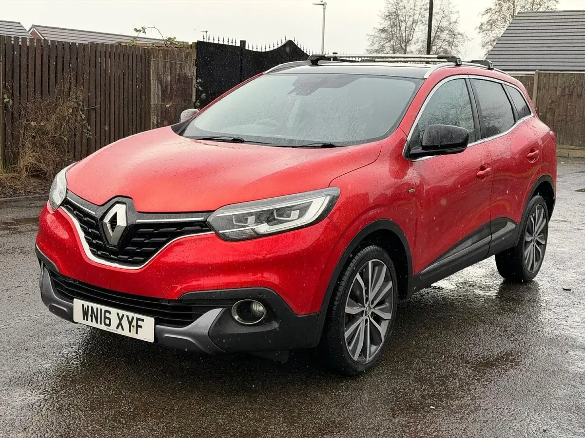 Begagnad Renault Kadjar Signature 130 HK (95 kW) 2016 Röd SUV