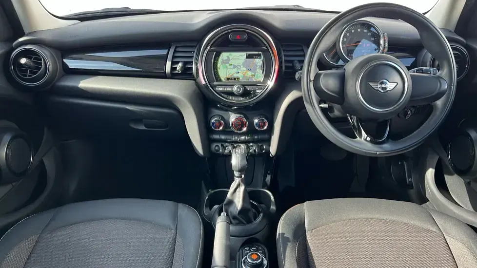 Used Mini ONE Hatch 101 HP (74 kW) 2017 Red Hatchback