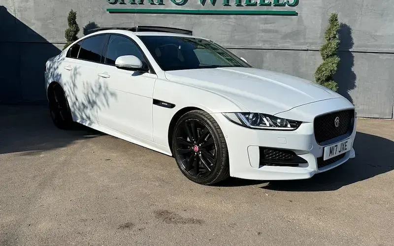 Used Jaguar XE R-Sport 179 HP (131 kW) 2017 Sedan